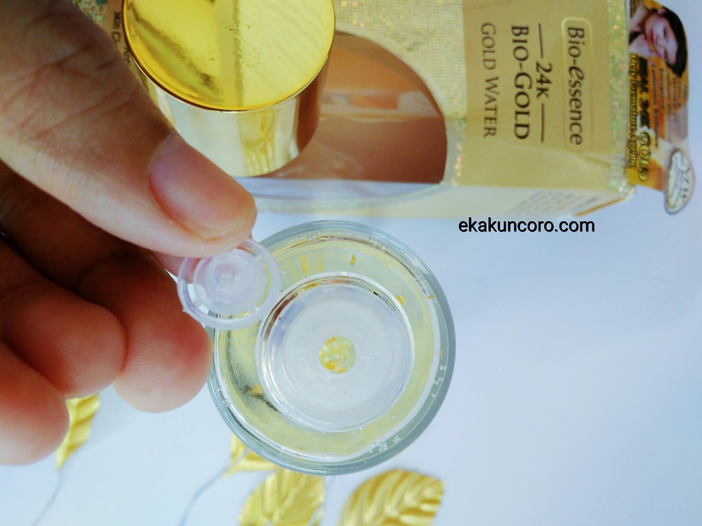 Kemasan Botol BIO-ESSENCE 24K BIO-GOLD GOLD WATER Review Eka-3